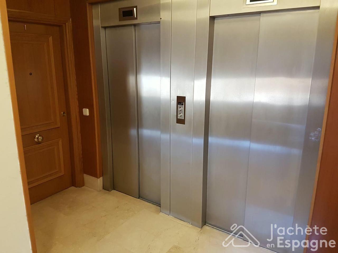 Flat for Sale in Valencia