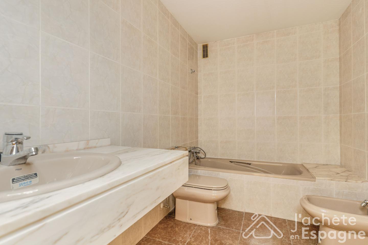Flat for Sale in Valencia
