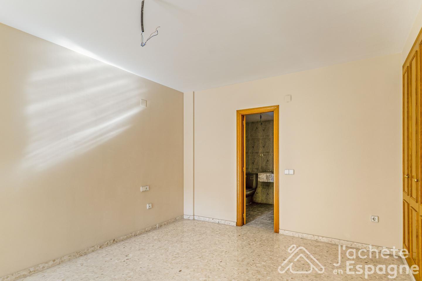 Flat for Sale in Valencia