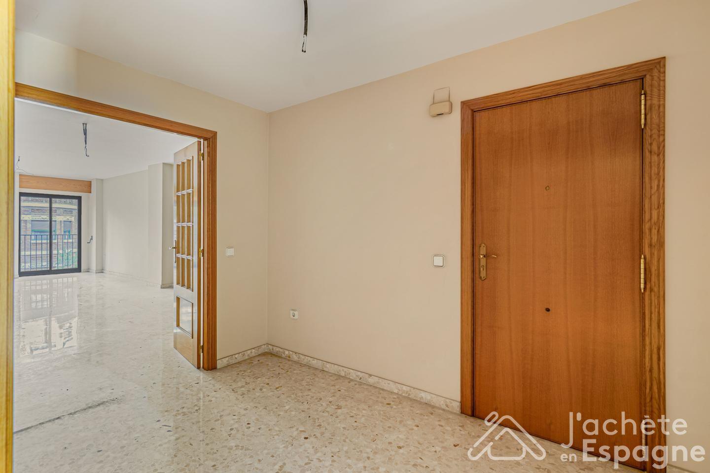Flat for Sale in Valencia
