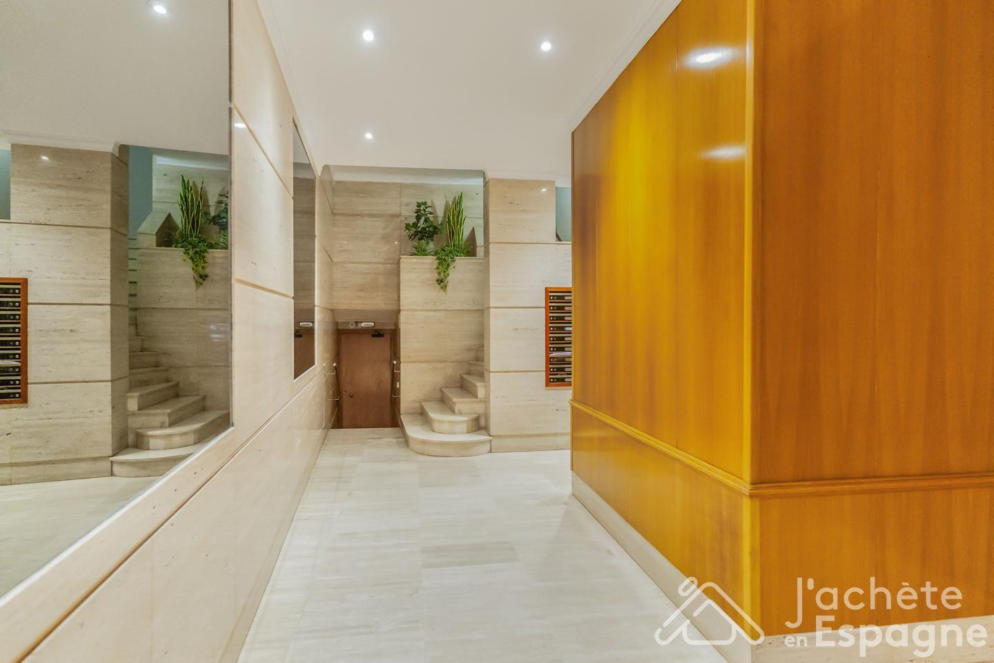 Flat for Sale in Valencia