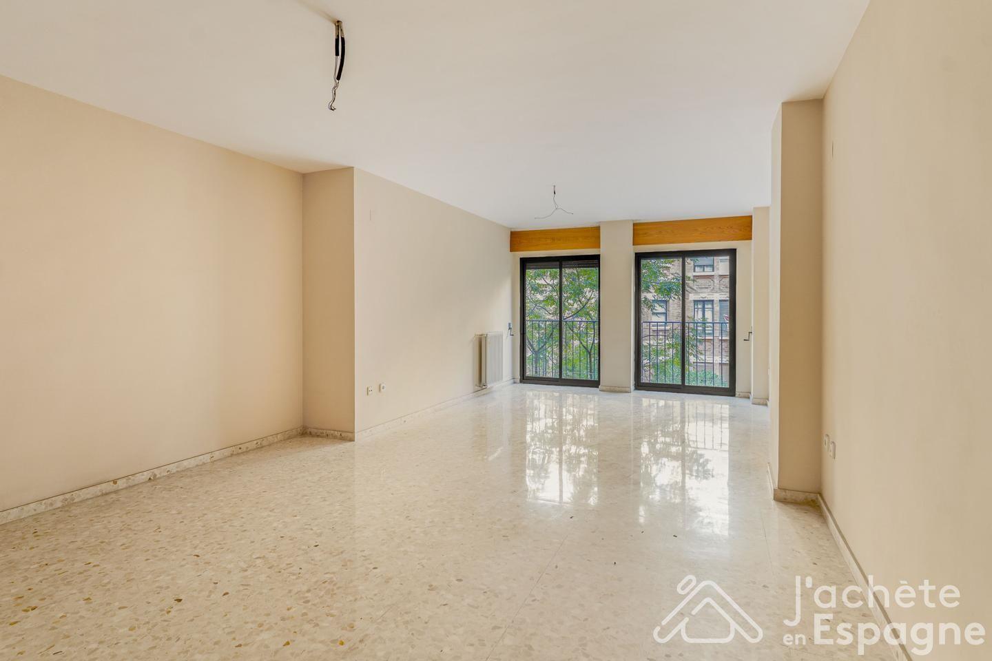 Flat for Sale in Valencia