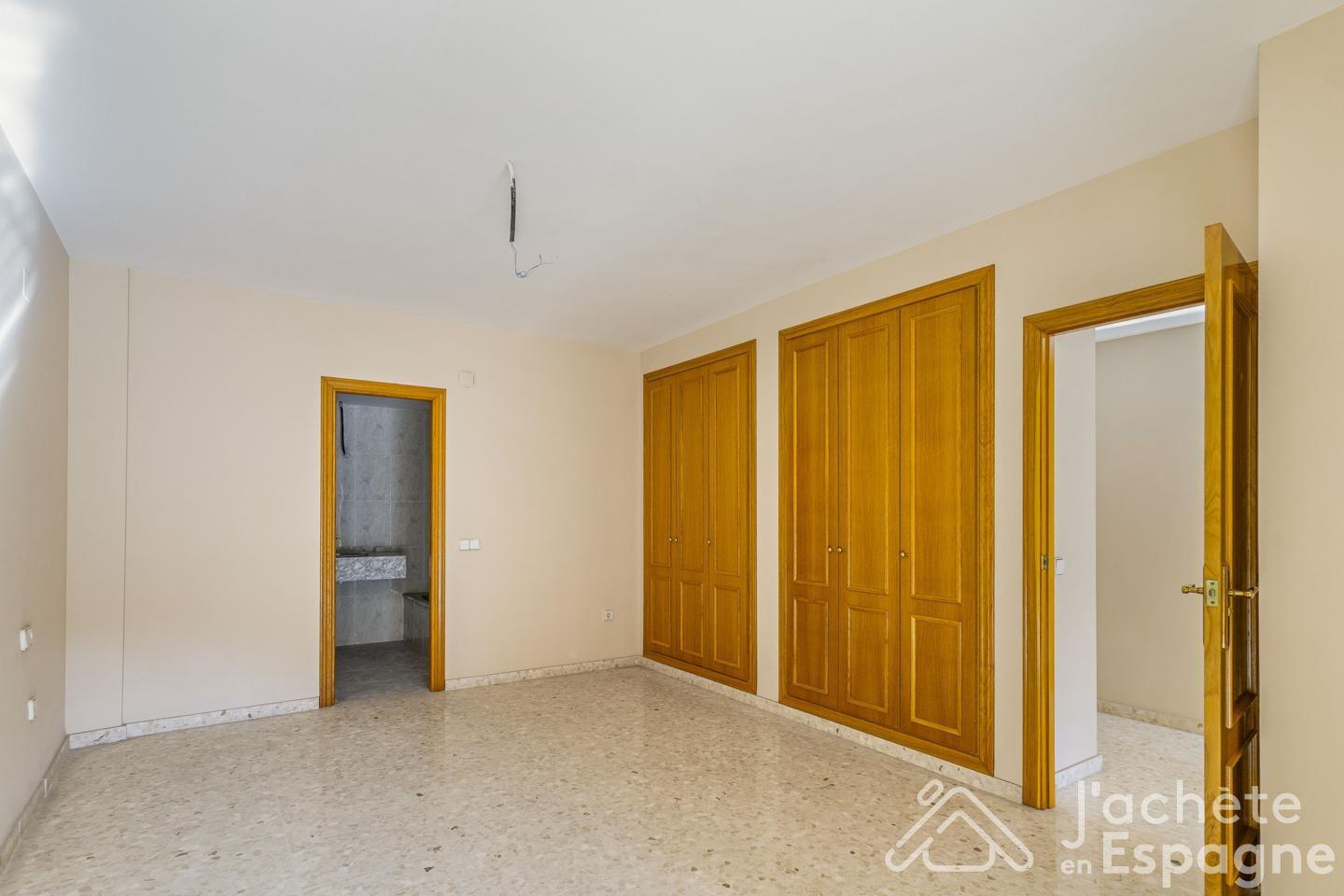 Flat for Sale in Valencia