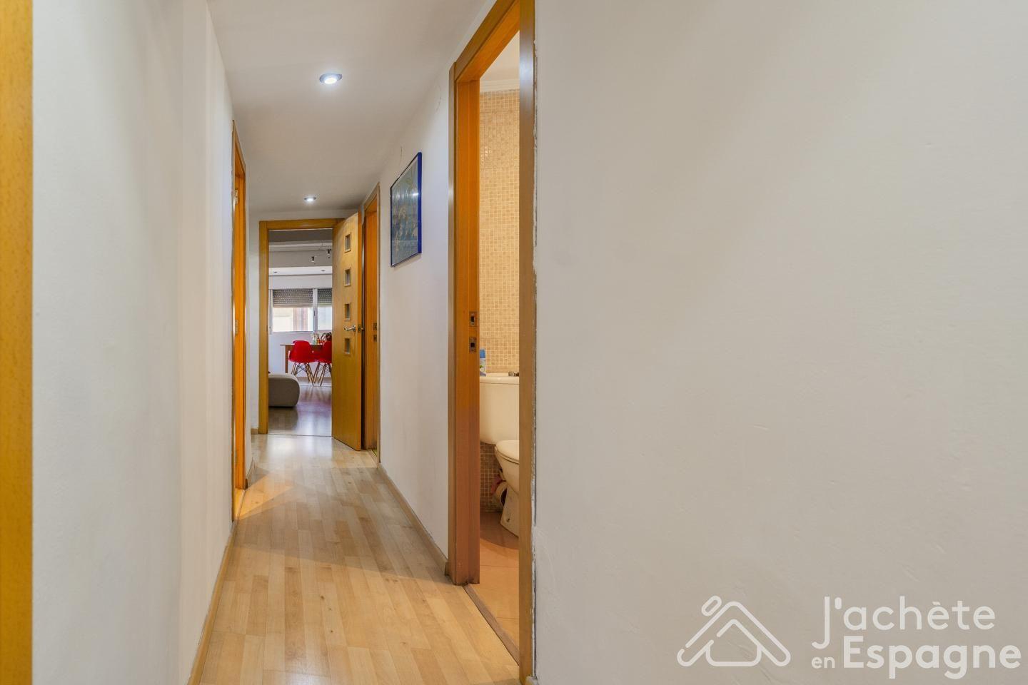 Flat for Sale in Valencia