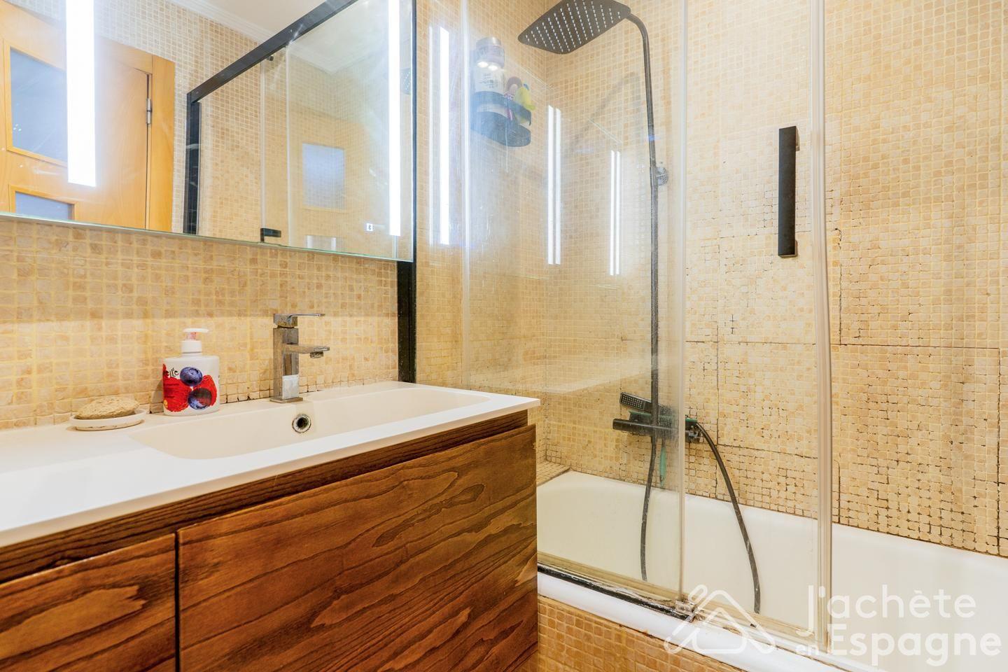 Flat for Sale in Valencia