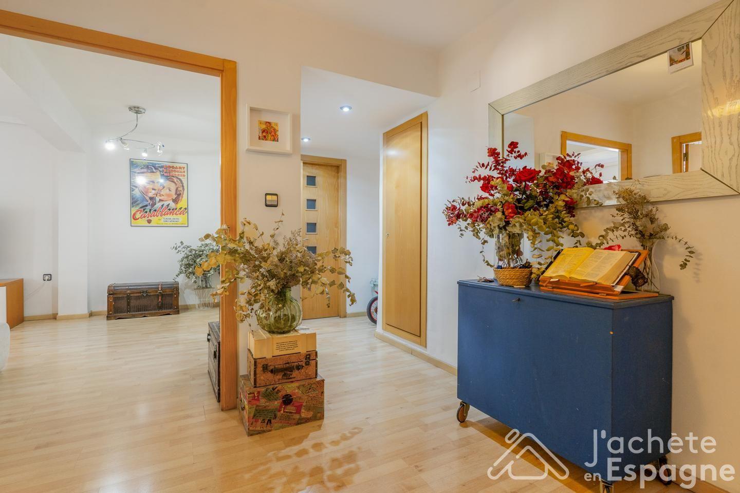 Flat for Sale in Valencia