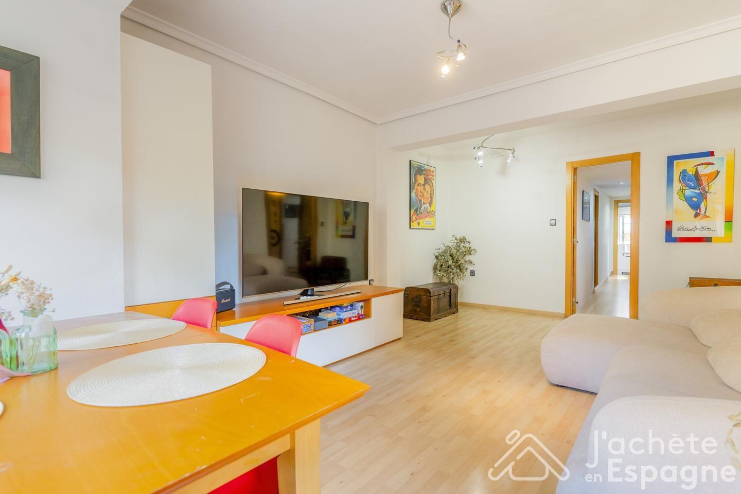 Flat for Sale in Valencia