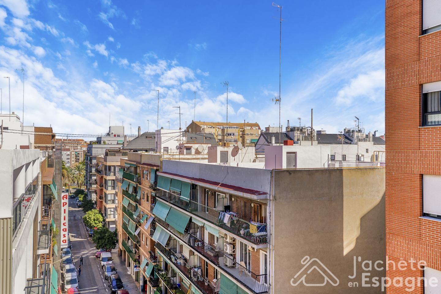 Flat for Sale in Valencia