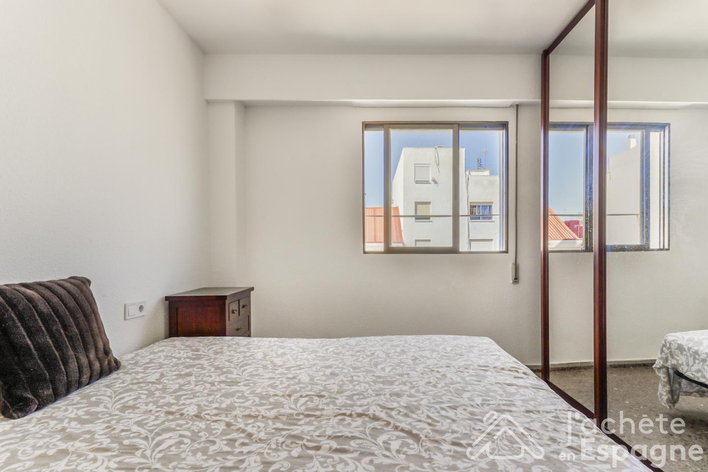 Flat for Sale in Valencia