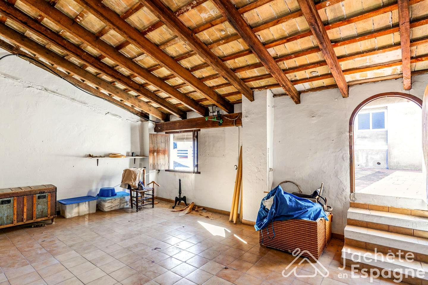 Villa for Sale in La Pobla Llarga