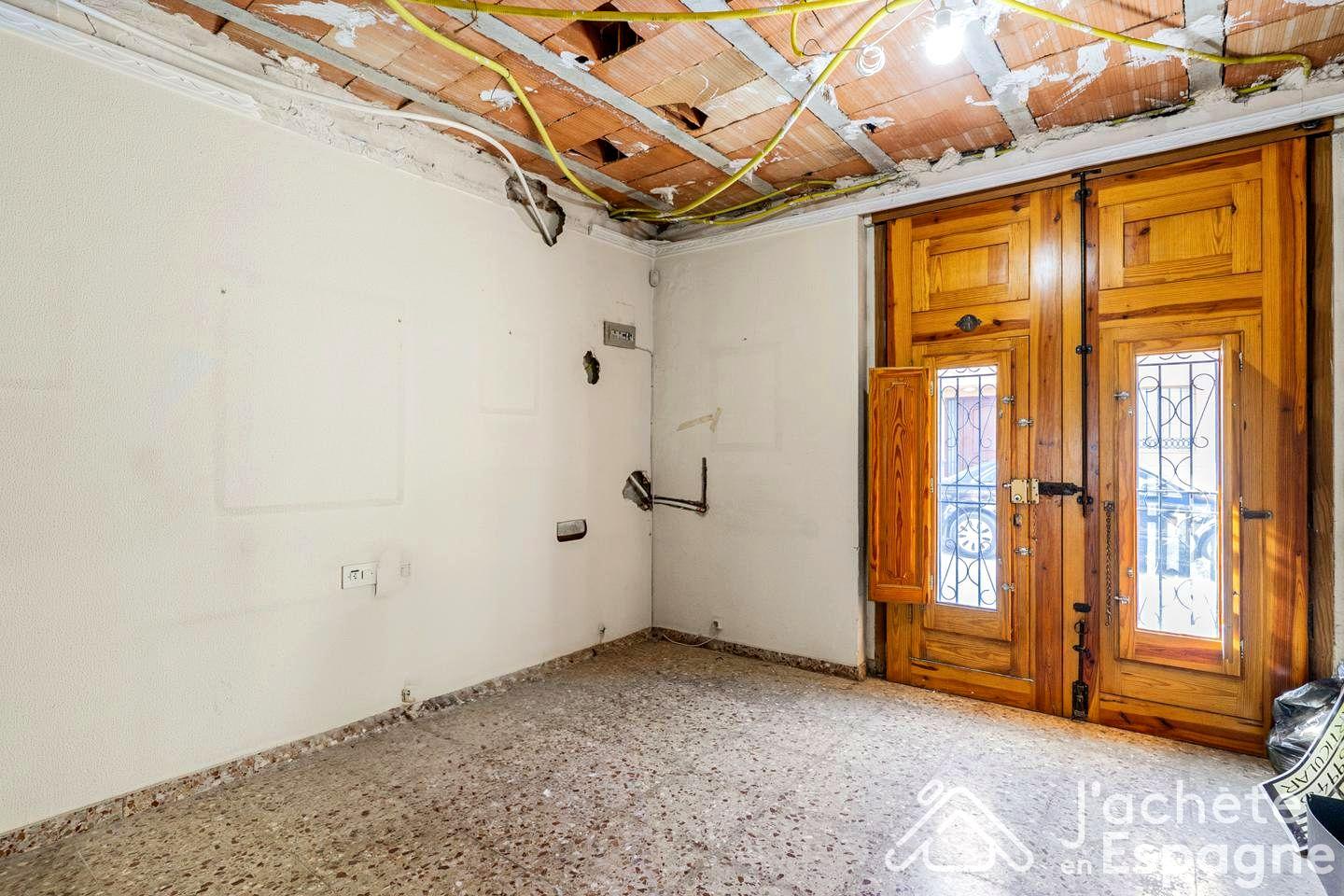 Villa for Sale in La Pobla Llarga