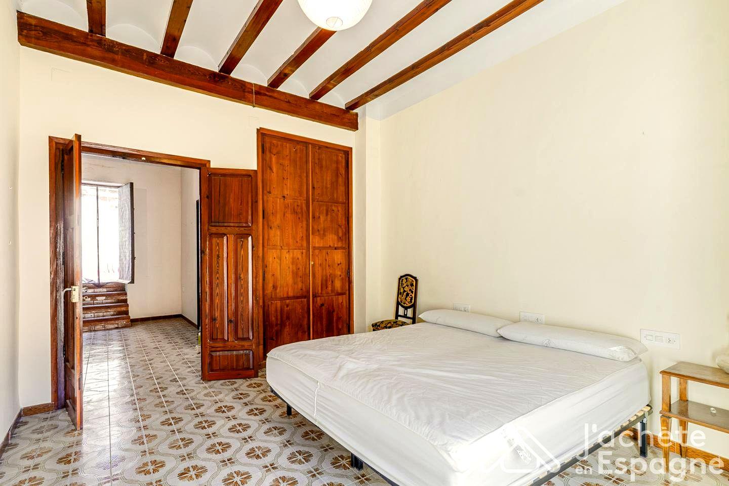 Villa for Sale in La Pobla Llarga