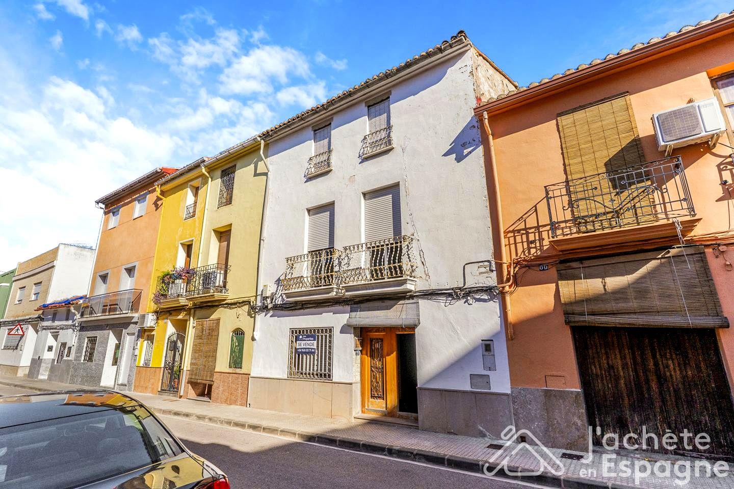 Villa for Sale in La Pobla Llarga