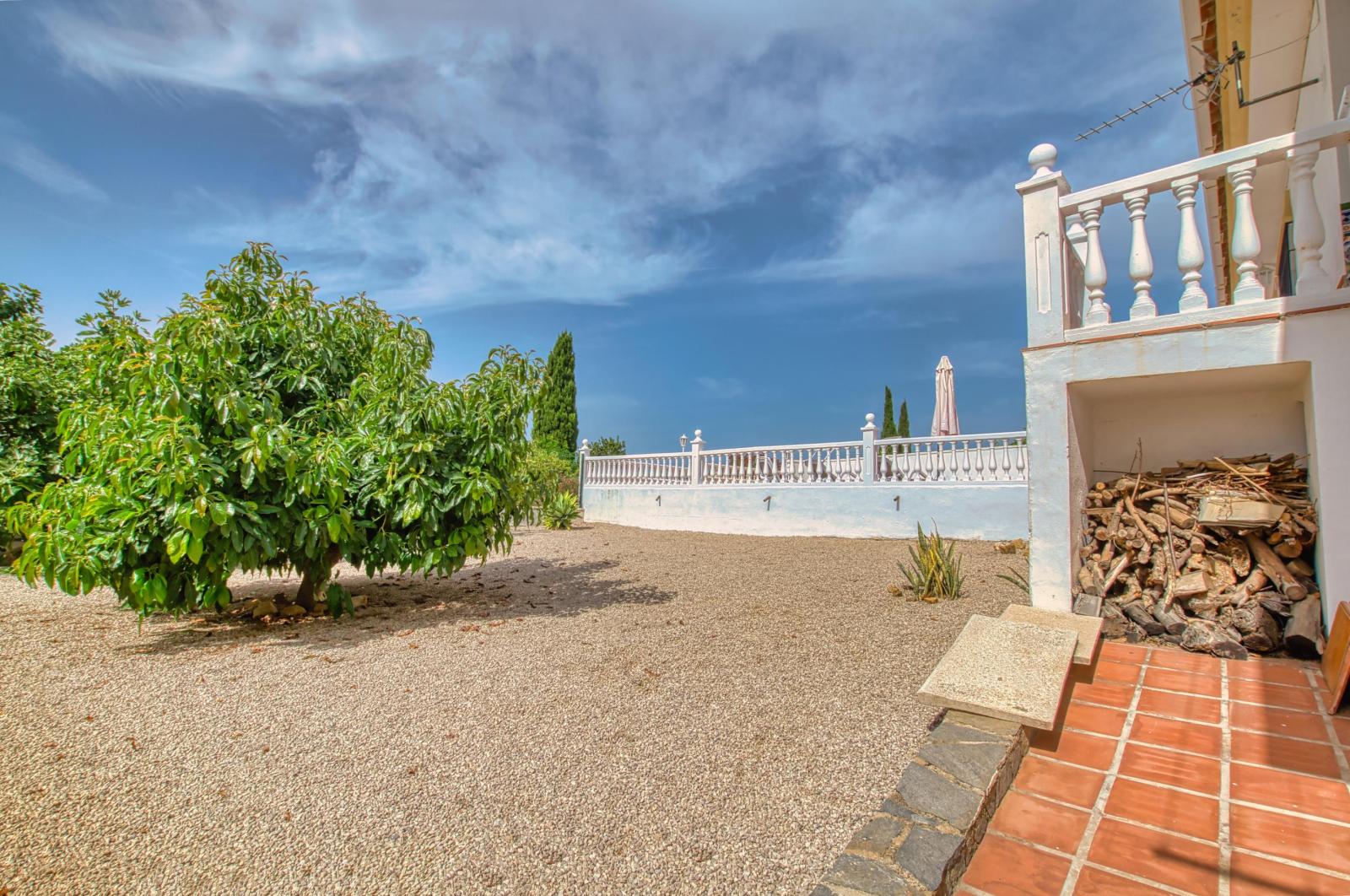Villa for Sale in Periana