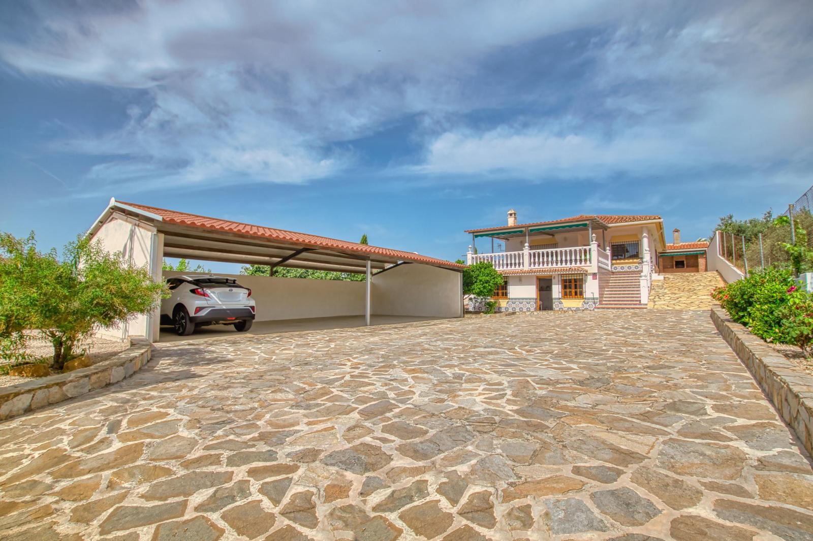 Villa for Sale in Periana