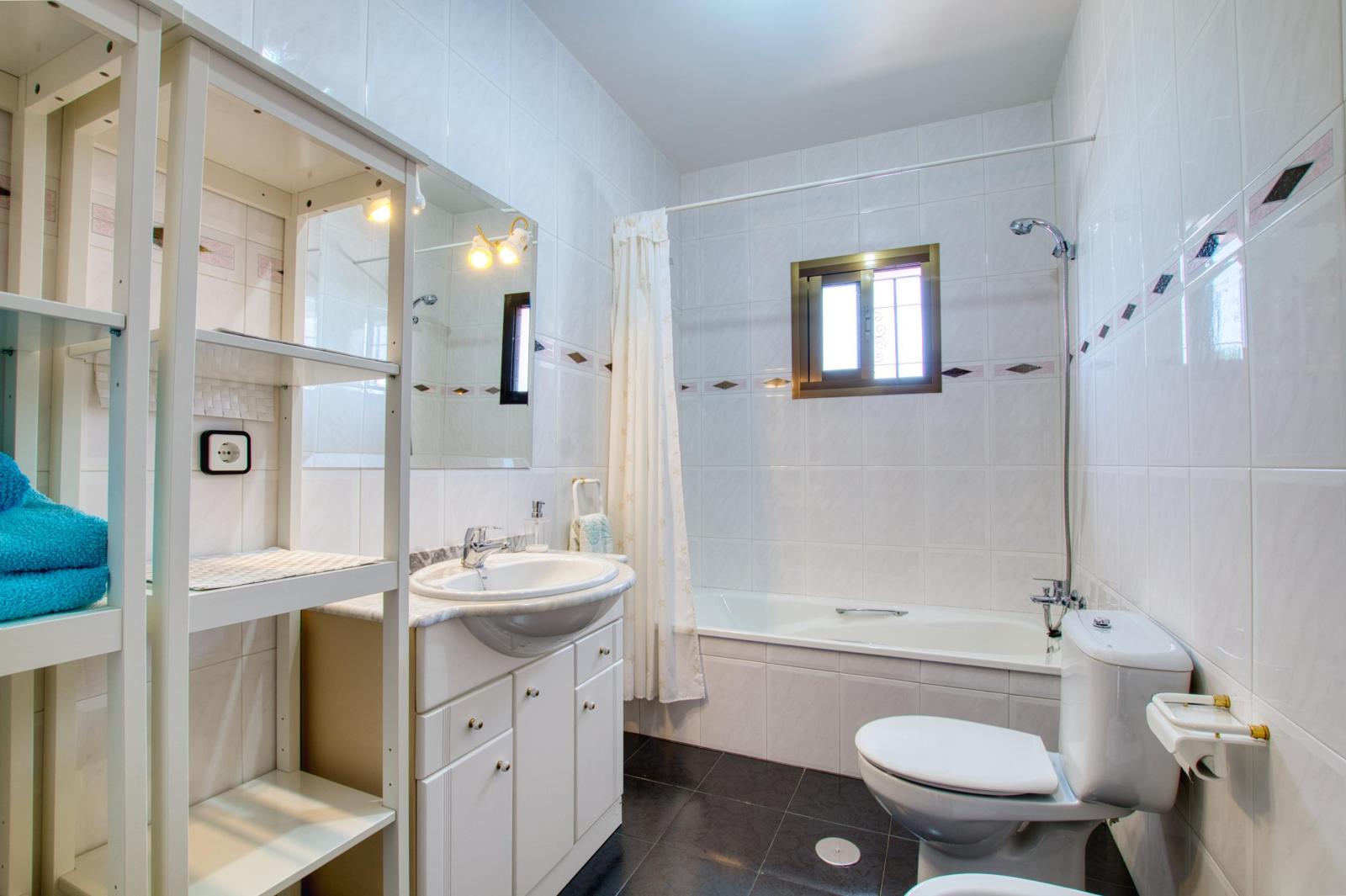 Villa for Sale in Periana