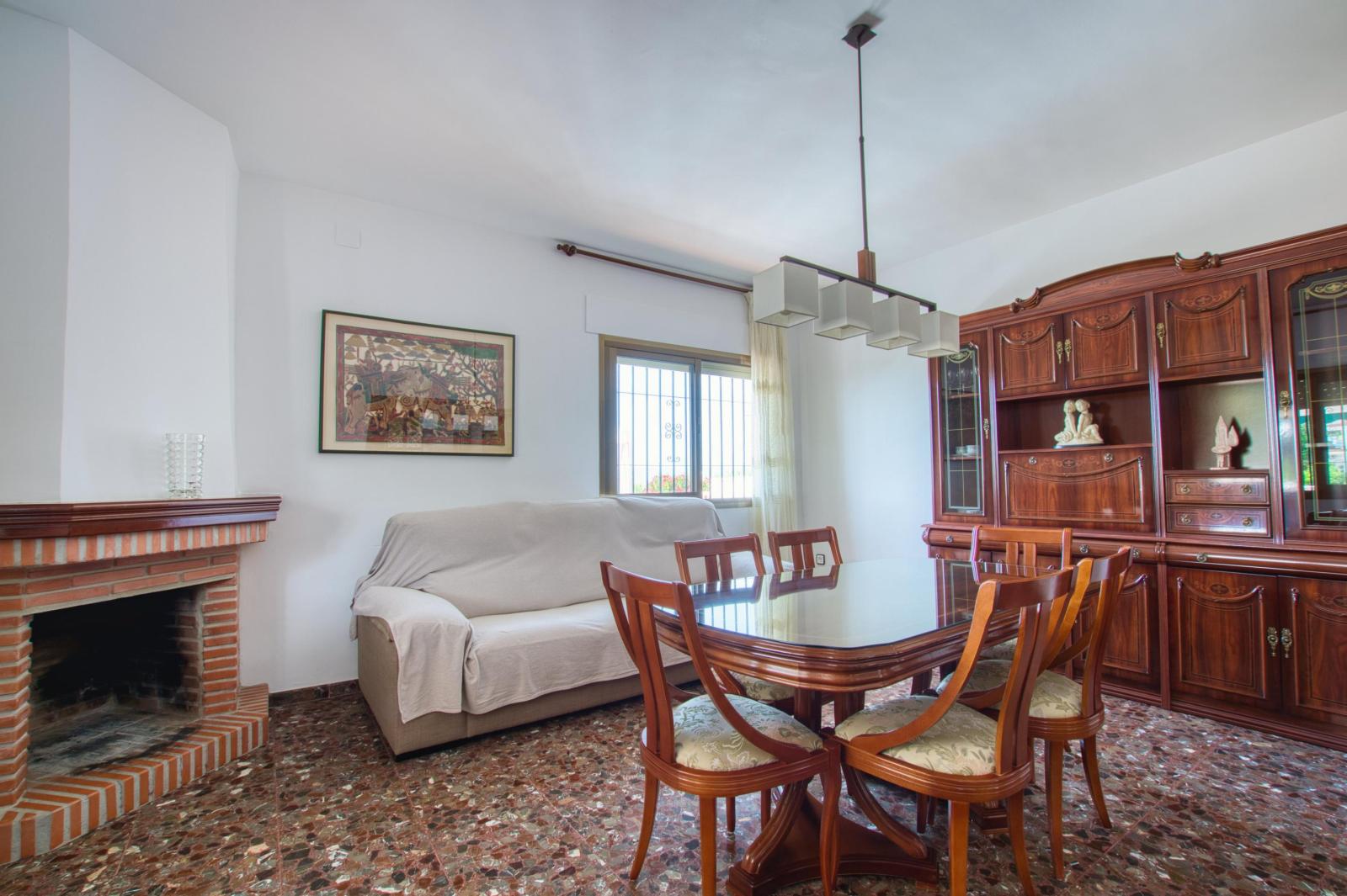 Villa for Sale in Periana