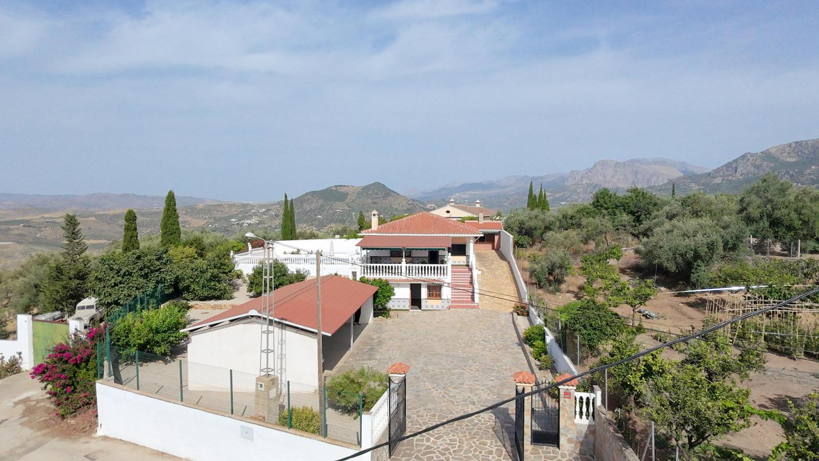 Villa for Sale in Periana