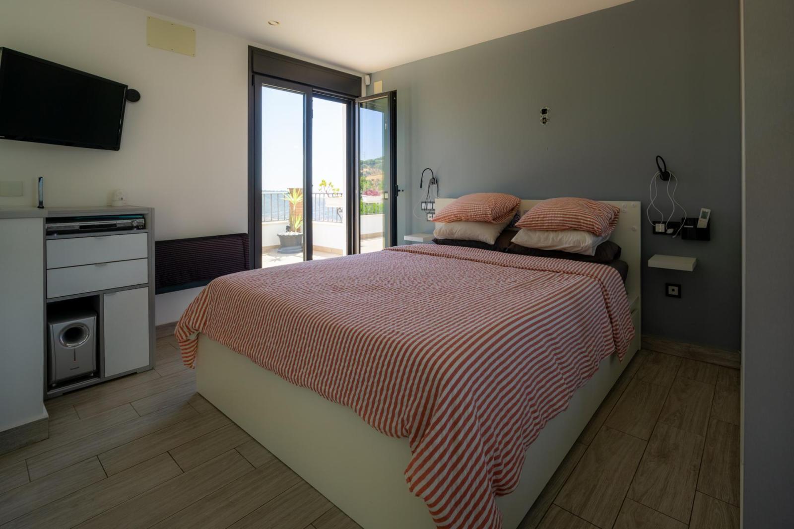 Villa for Sale in Casarabonela