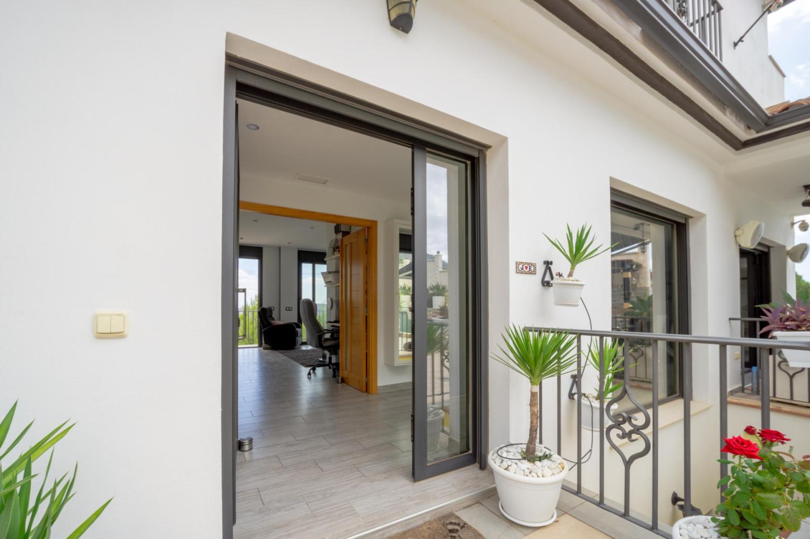Villa for Sale in Casarabonela