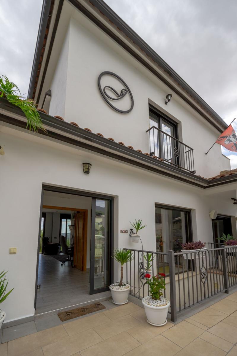 Villa for Sale in Casarabonela