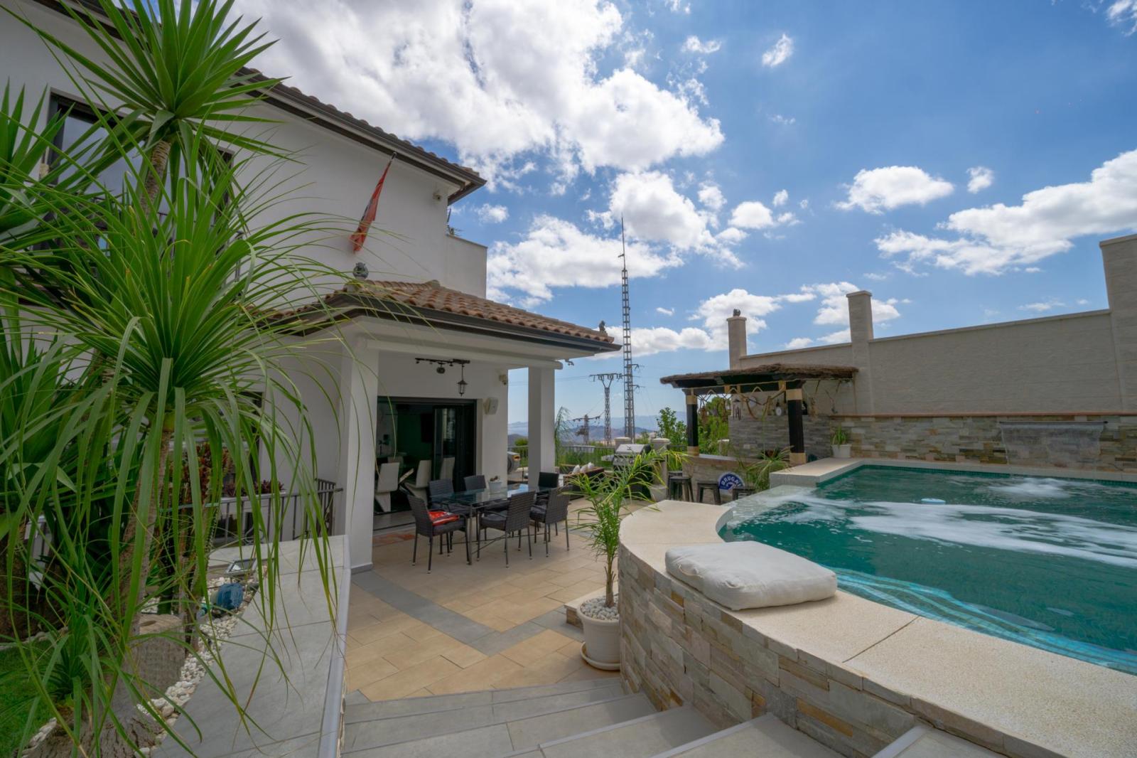 Villa for Sale in Casarabonela