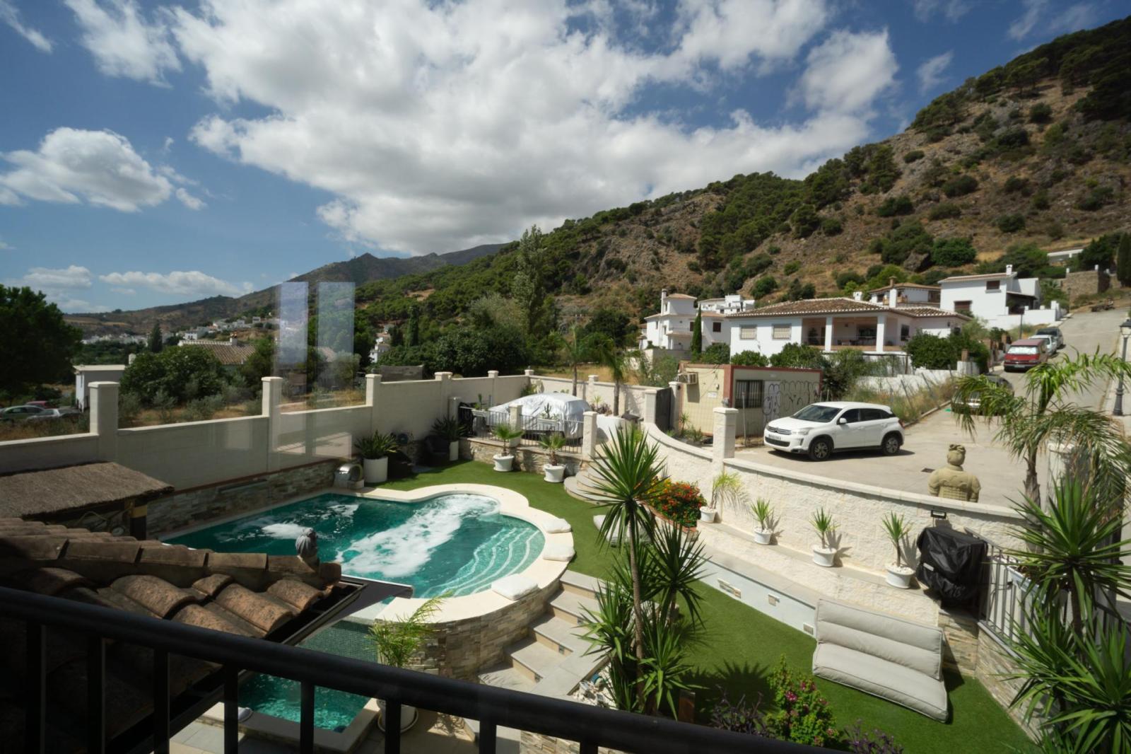Villa for Sale in Casarabonela
