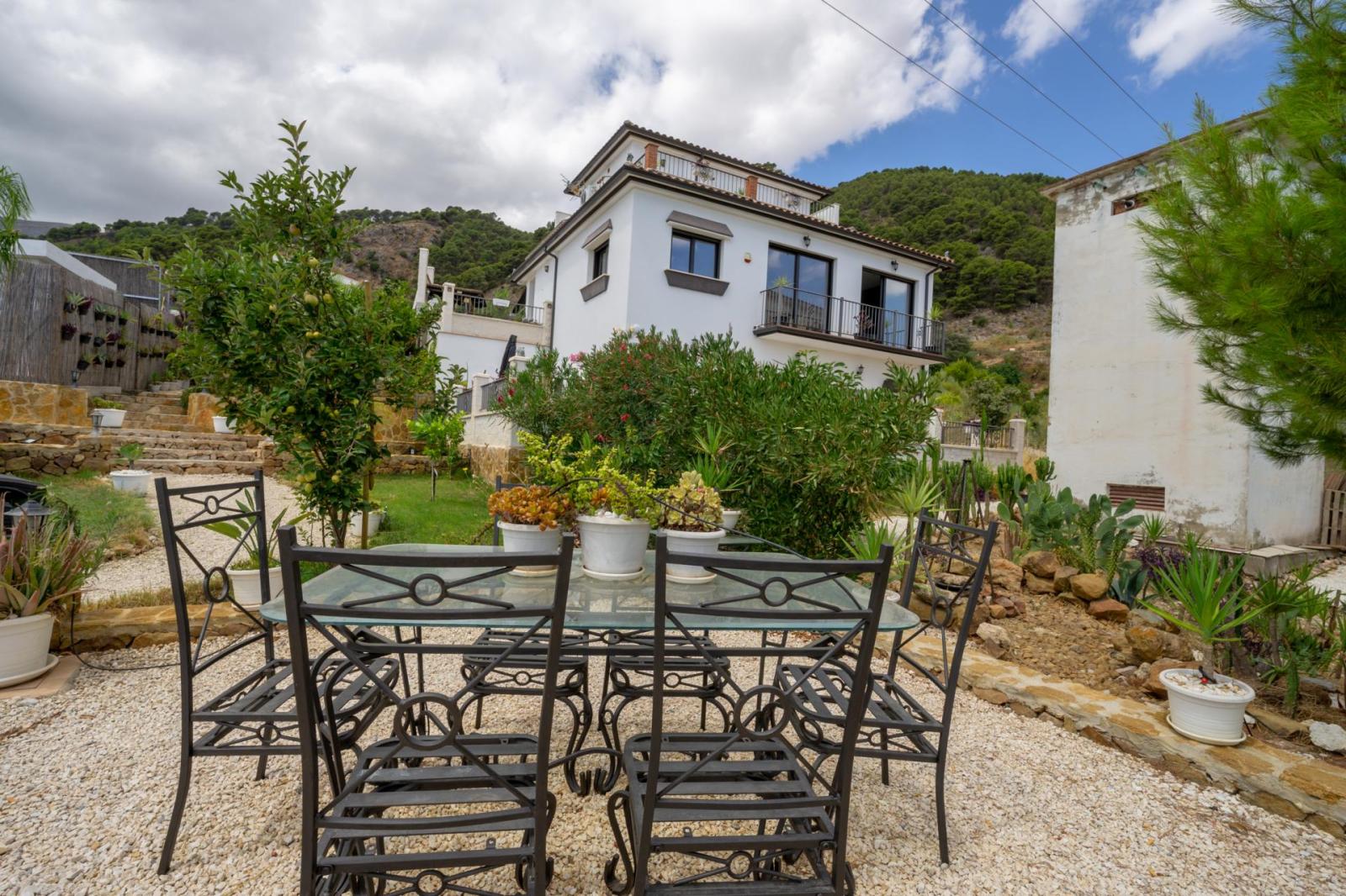 Villa for Sale in Casarabonela