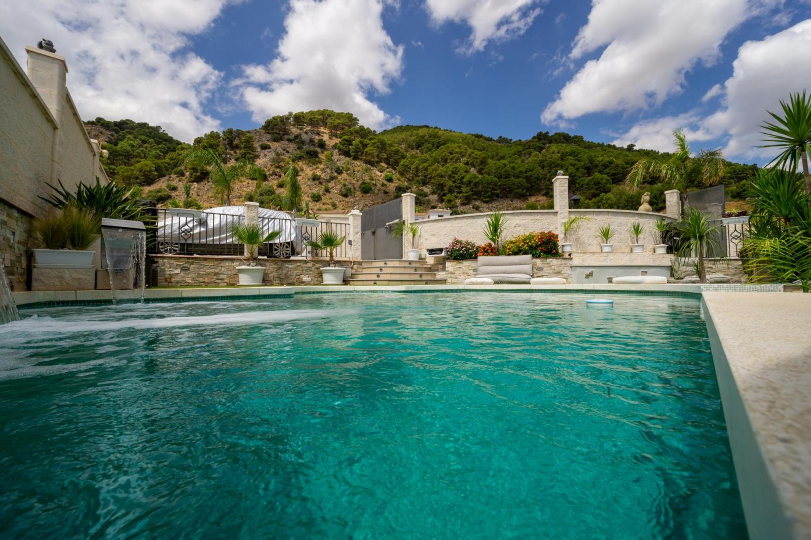 Villa for Sale in Casarabonela
