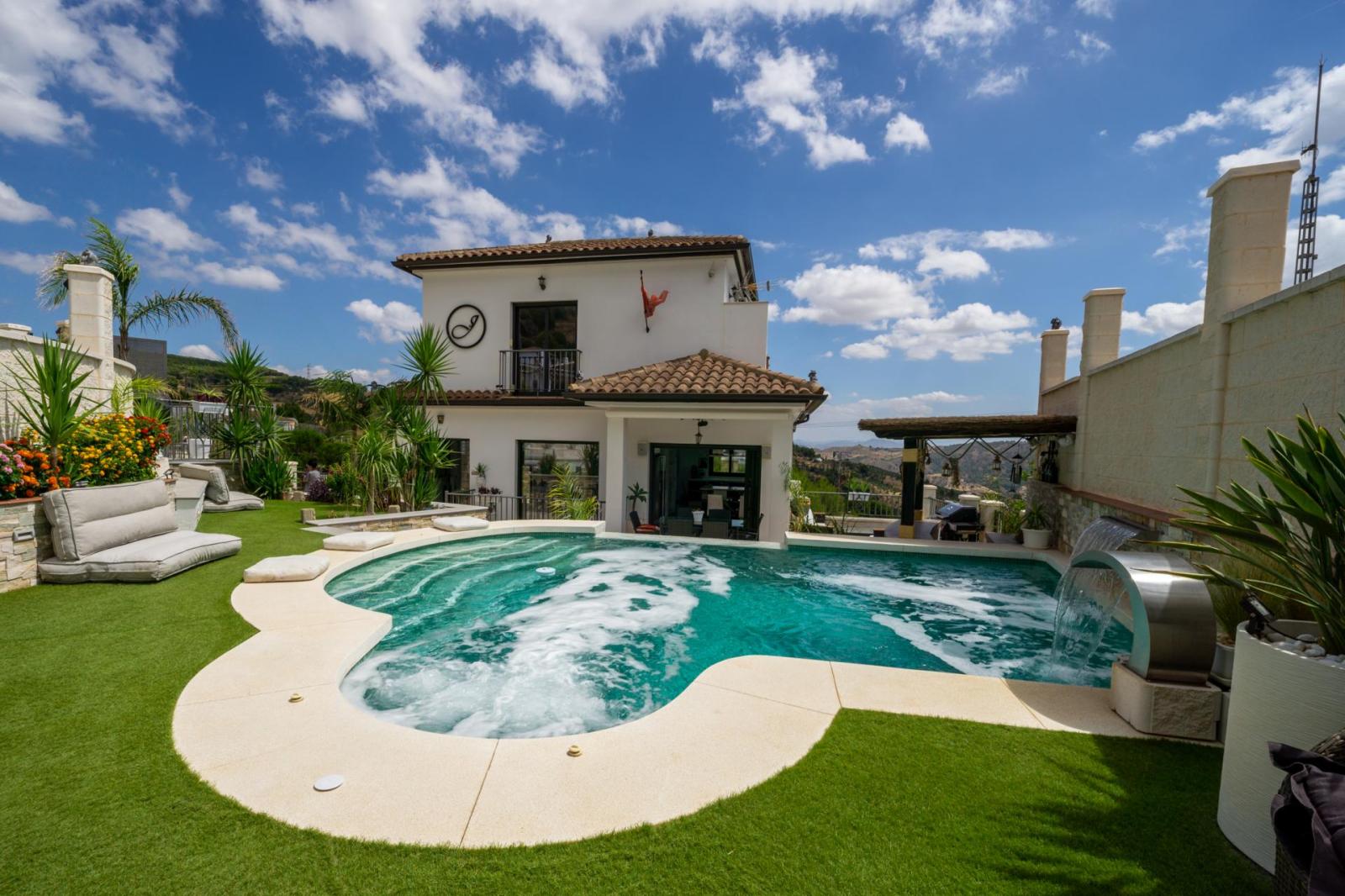 Villa for Sale in Casarabonela