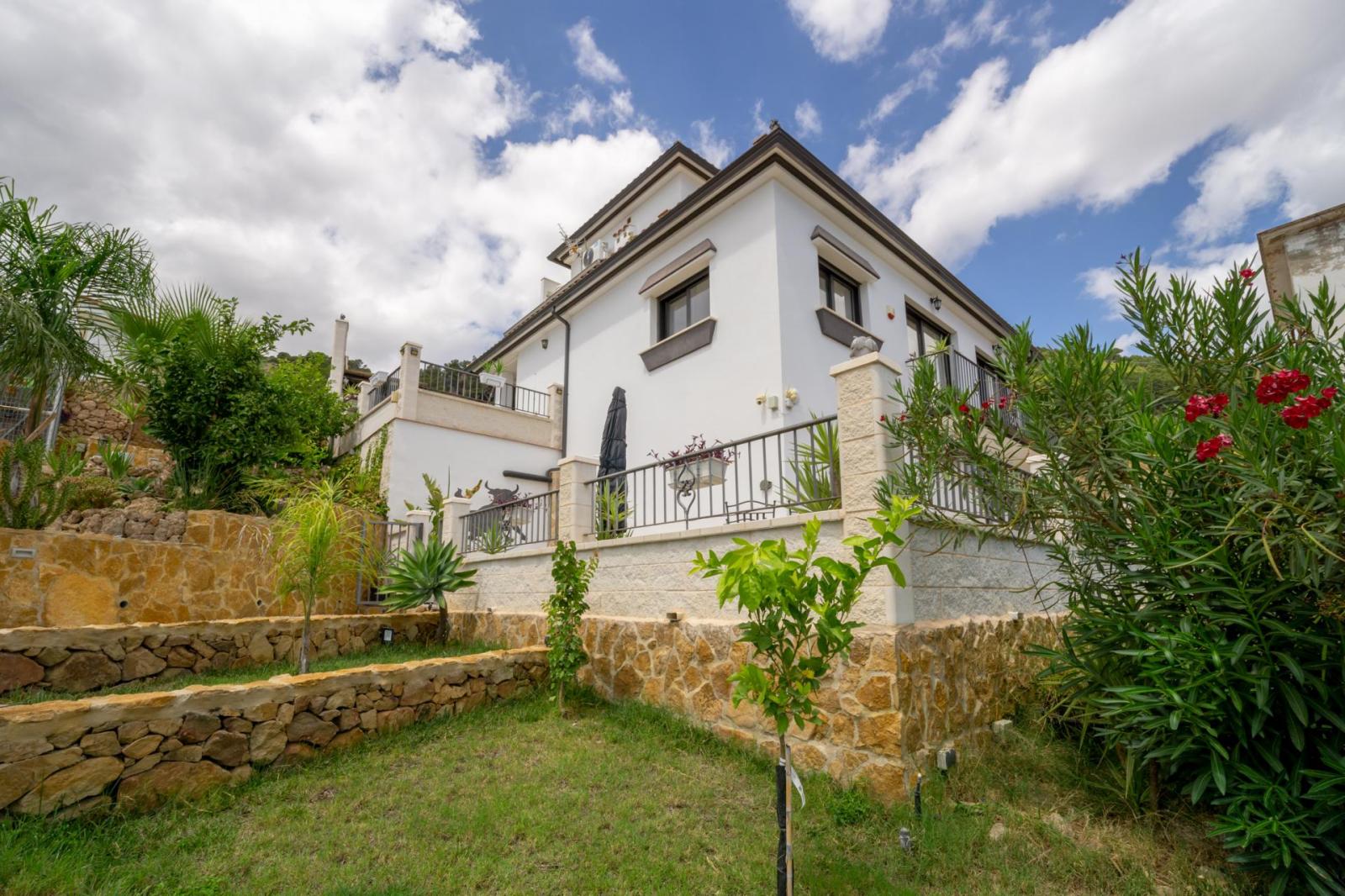 Villa for Sale in Casarabonela