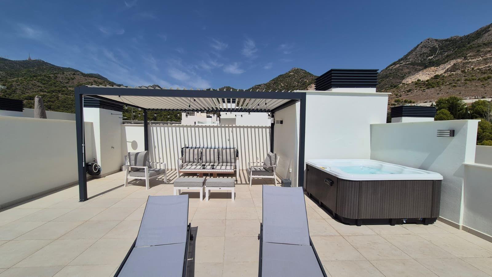 Penthouse for Rent in Benalmádena