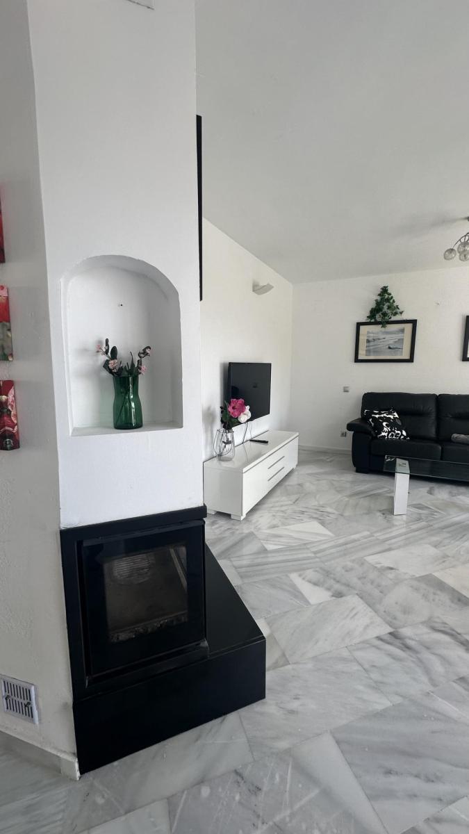 Semi-detached House for Rent in Benalmádena