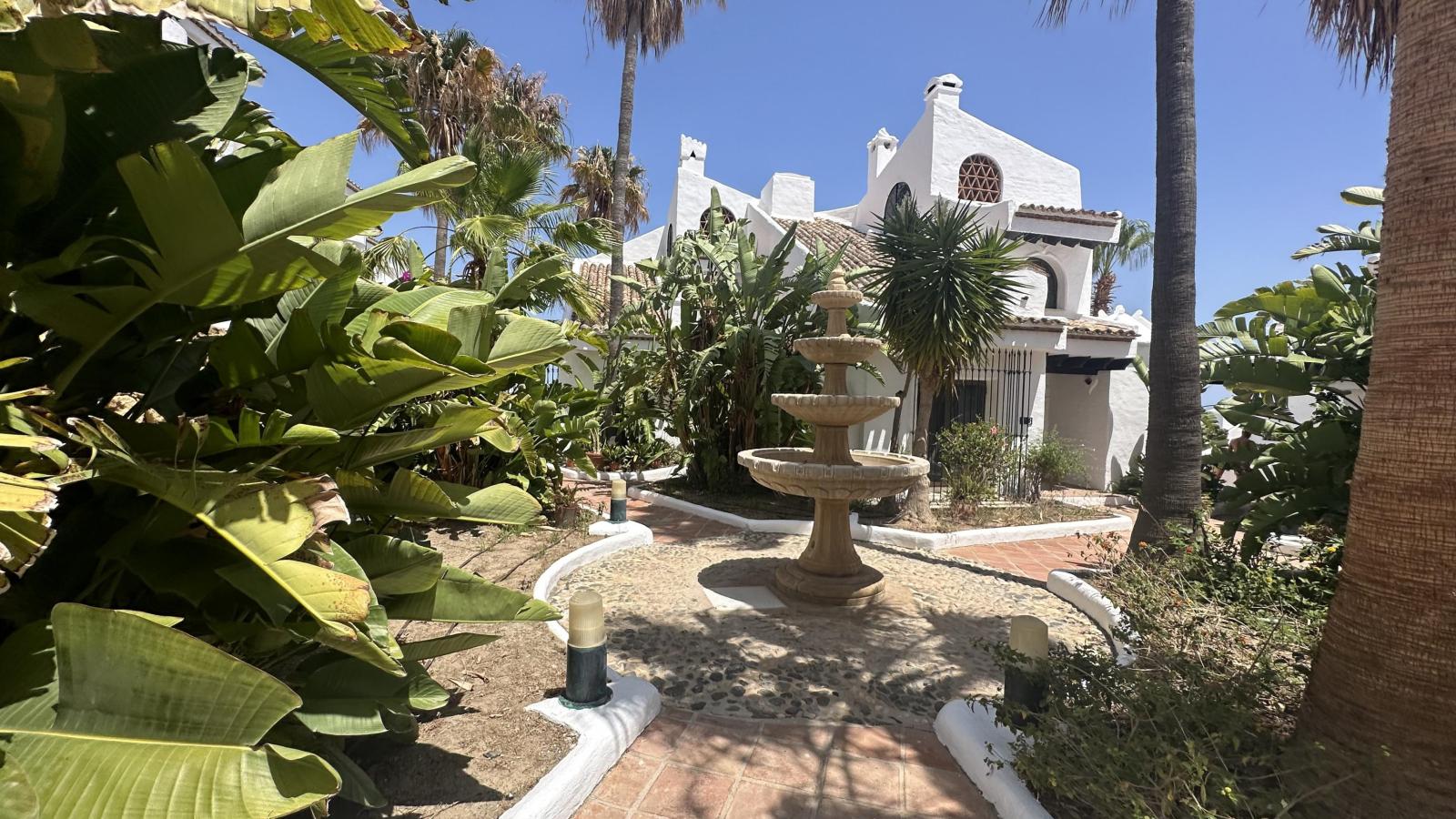 Semi-detached House for Rent in Benalmádena