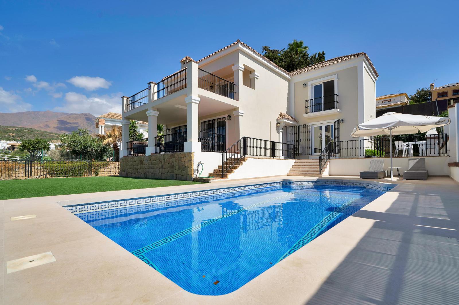 Villa for Rent in Estepona