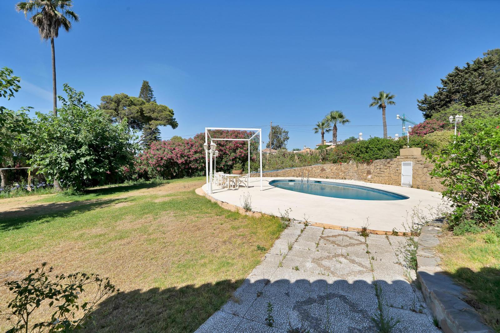 Villa for Sale in Estepona