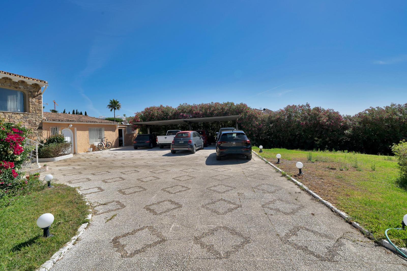 Villa for Sale in Estepona