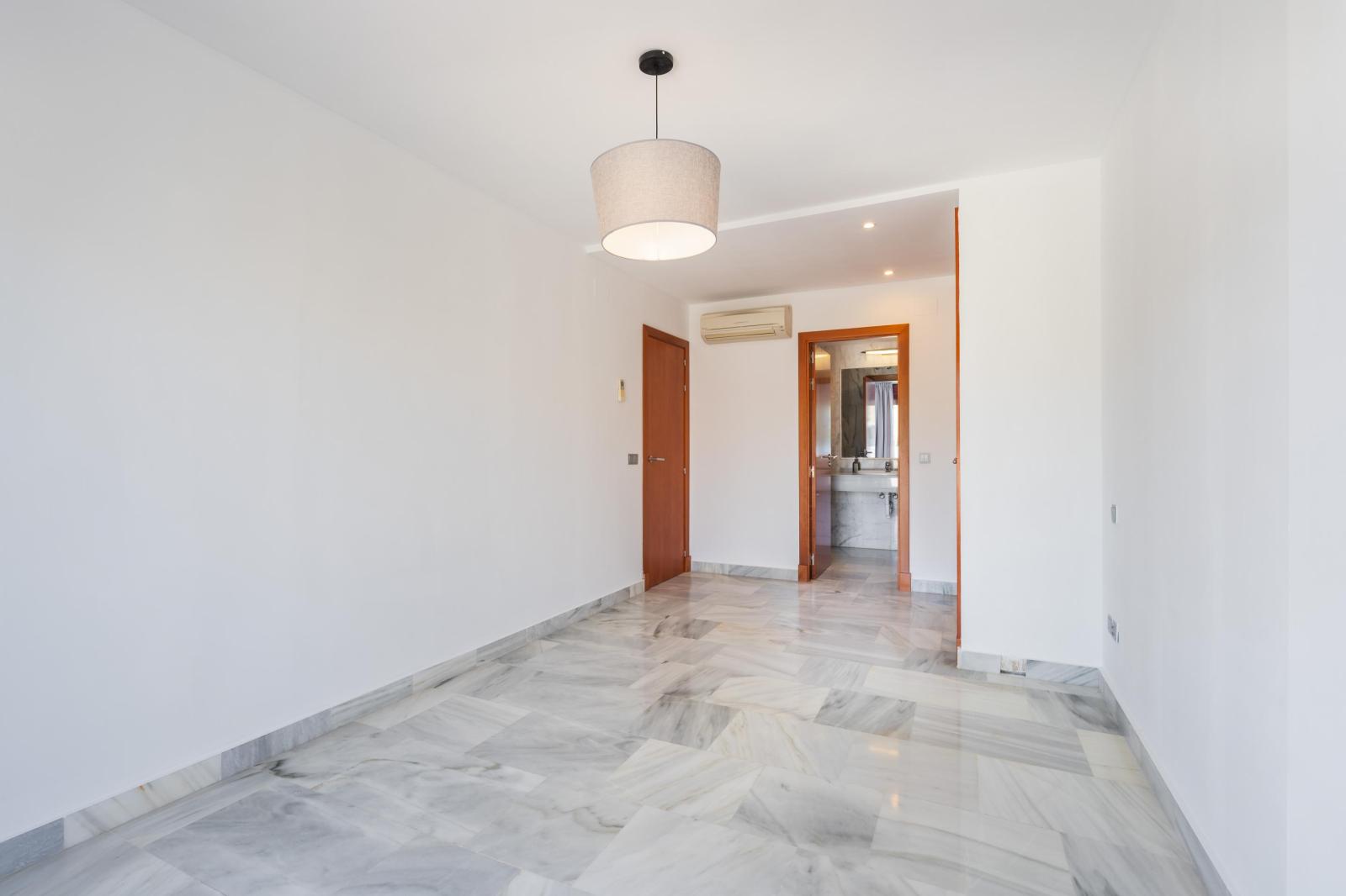 Duplex for Sale in Benahavís