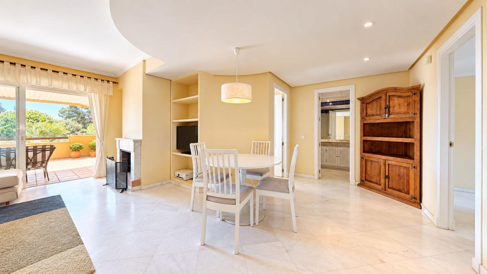 Apartment for Sale in Ojén