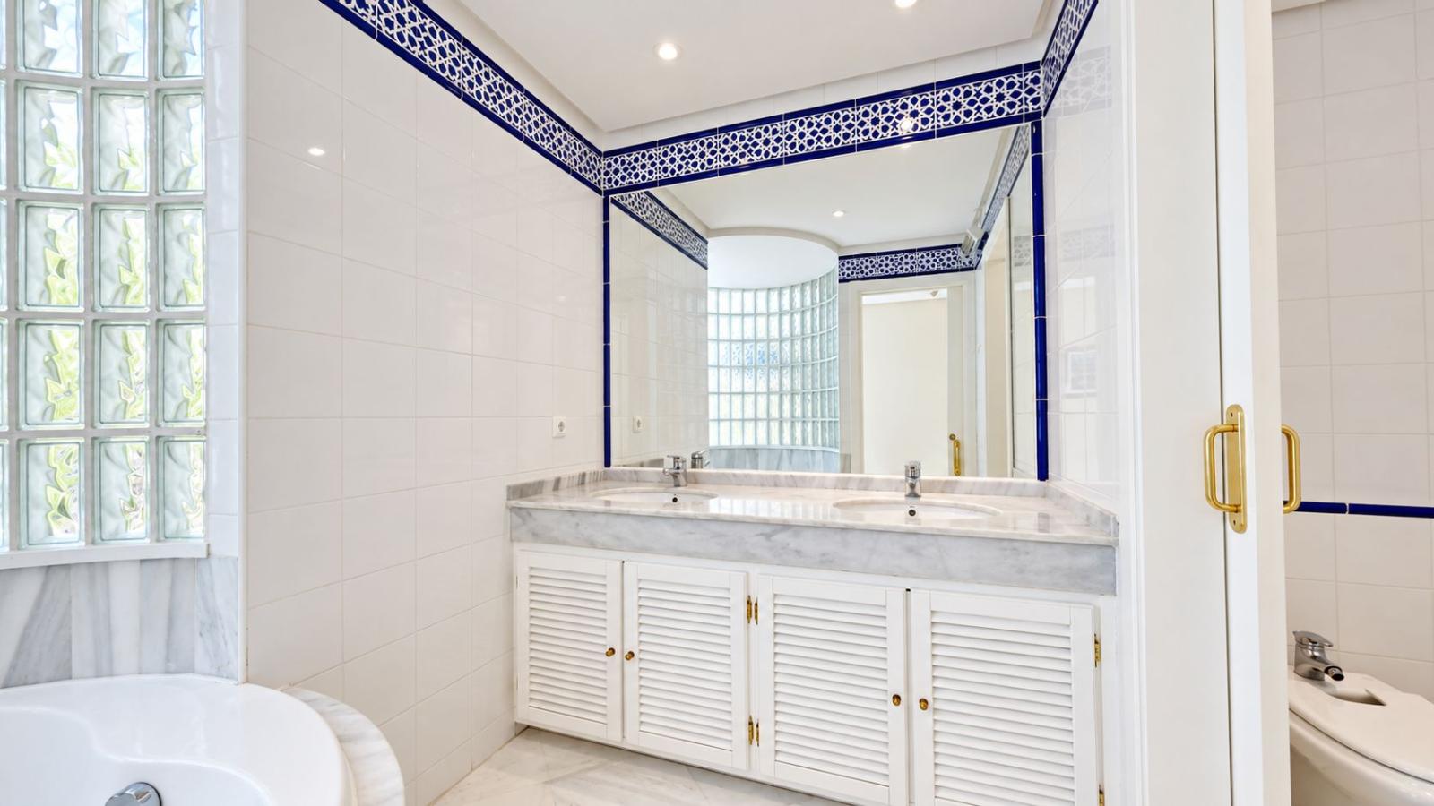 Apartment for Sale in Ojén