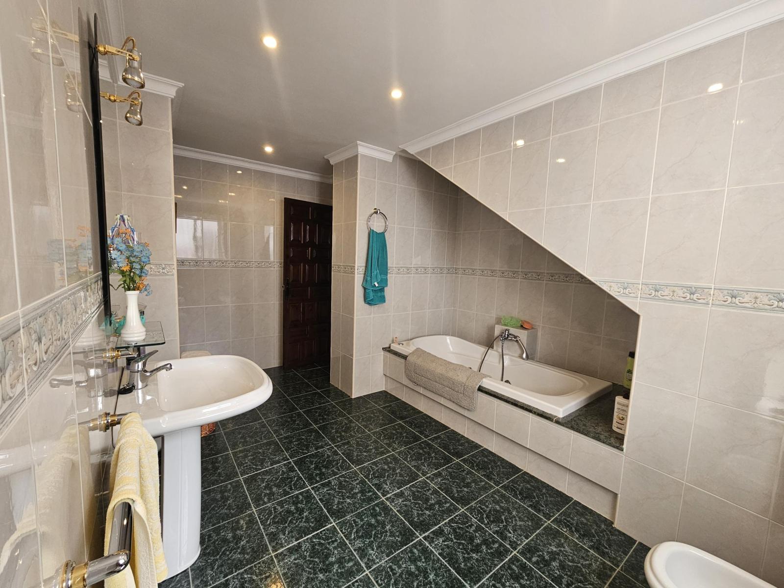 Villa for Sale in Casarabonela