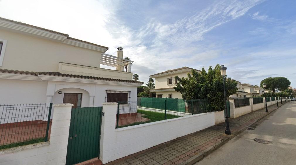 Villa for Sale in Chiclana de la Frontera