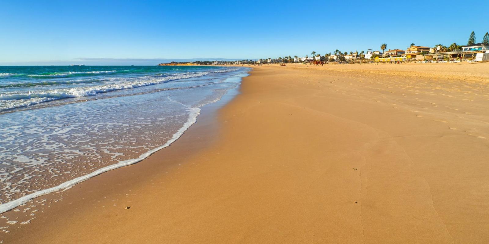 Villa for Sale in Chiclana de la Frontera