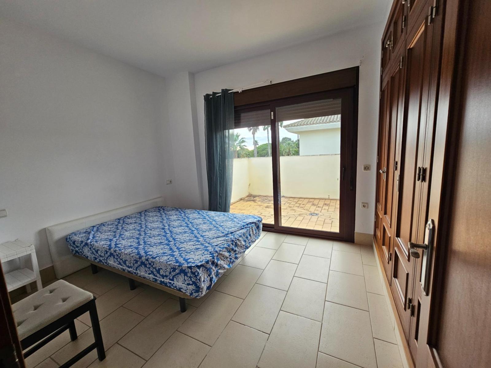 Villa for Sale in Chiclana de la Frontera