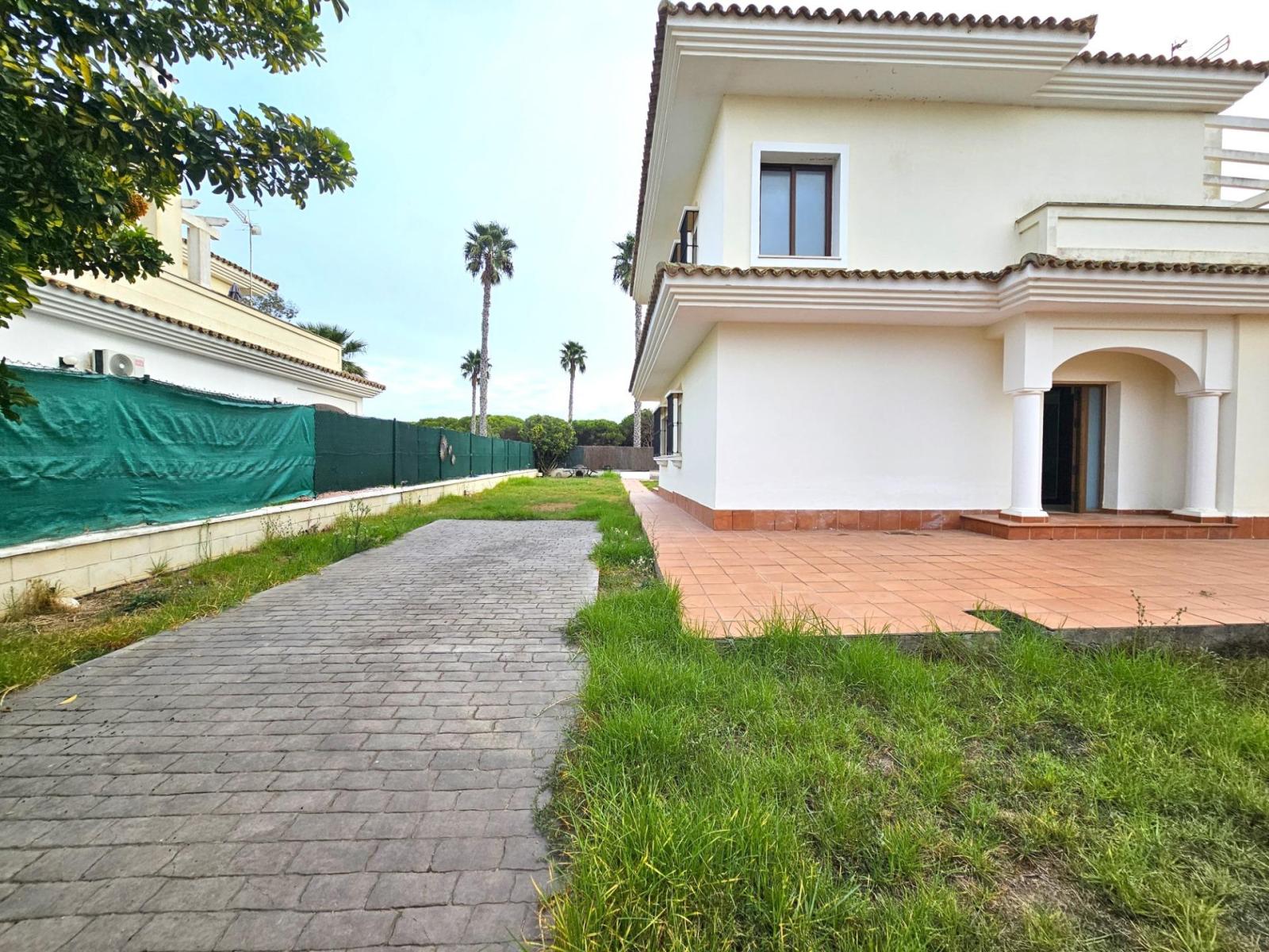 Villa for Sale in Chiclana de la Frontera