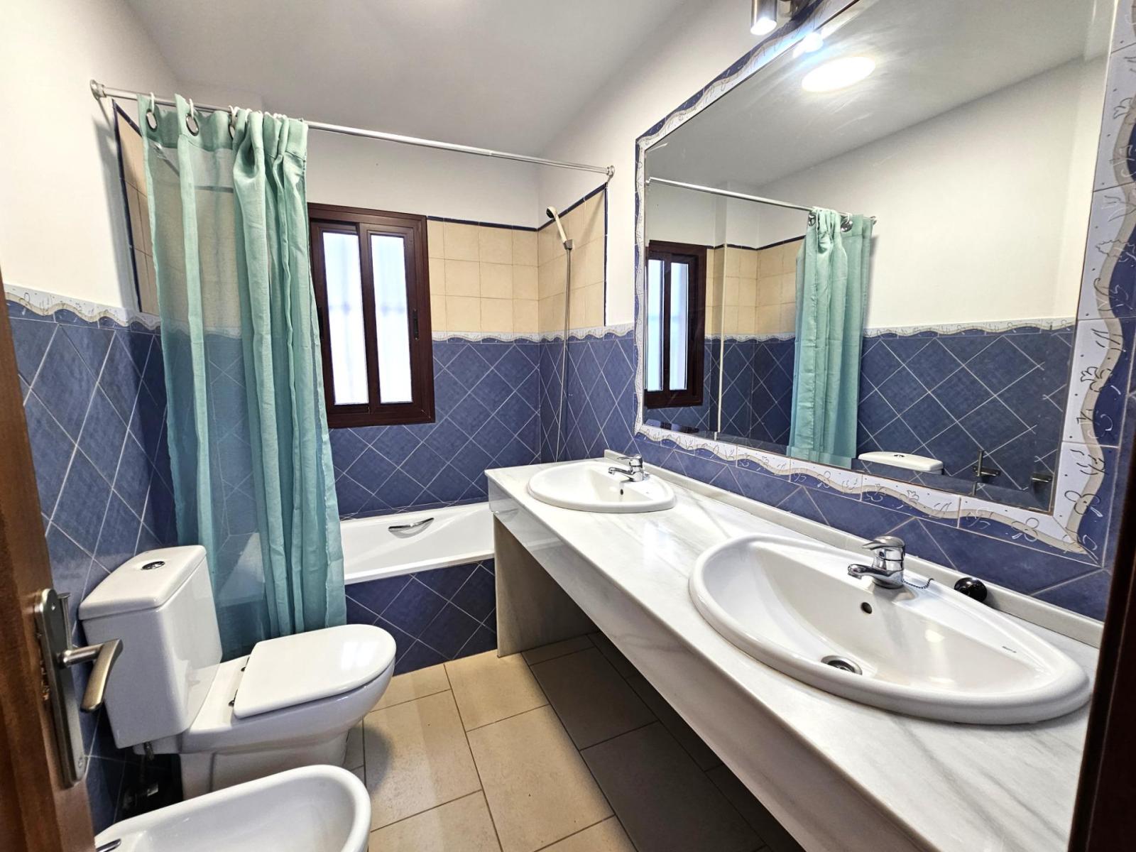 Villa for Sale in Chiclana de la Frontera