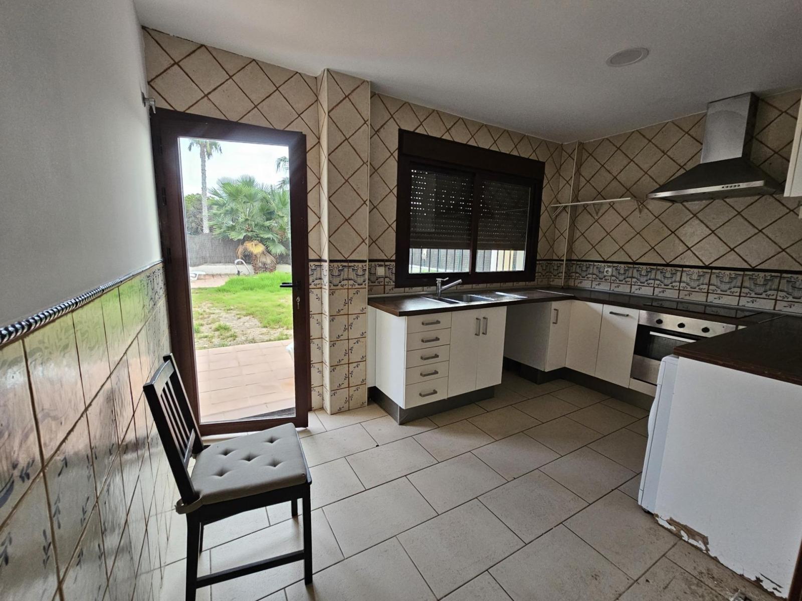 Villa for Sale in Chiclana de la Frontera