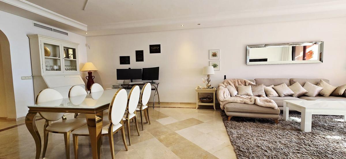 Apartamento en Venta en Estepona