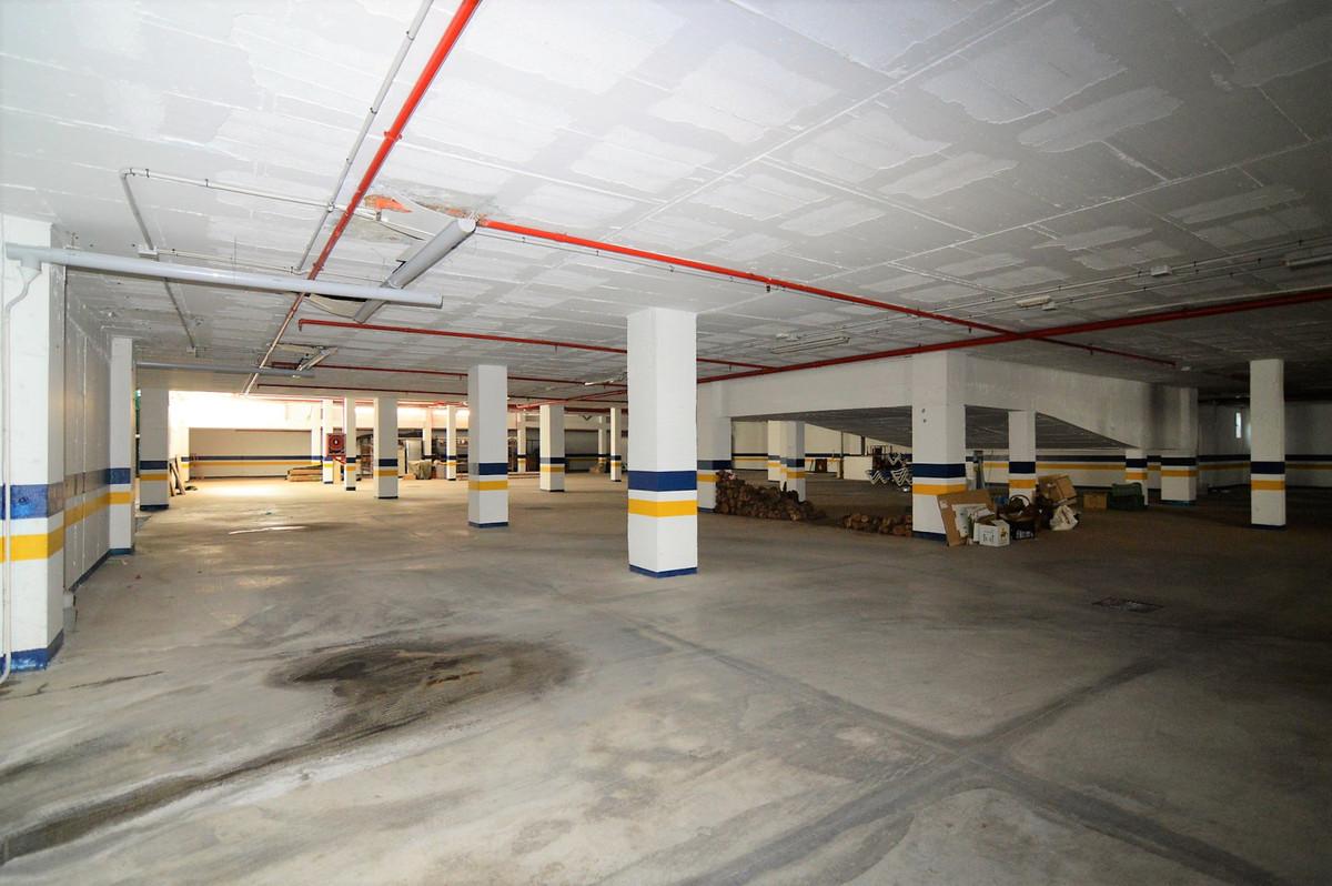 Garage for Sale in Marbella