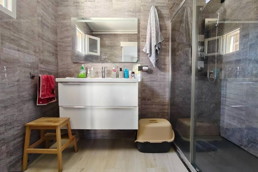 Chalet for Sale in Torrevieja